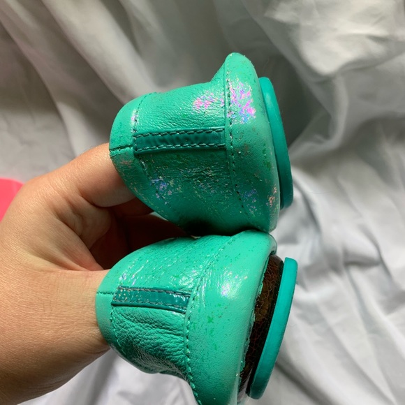 Custom Test Shoes - Picture 3 of 12